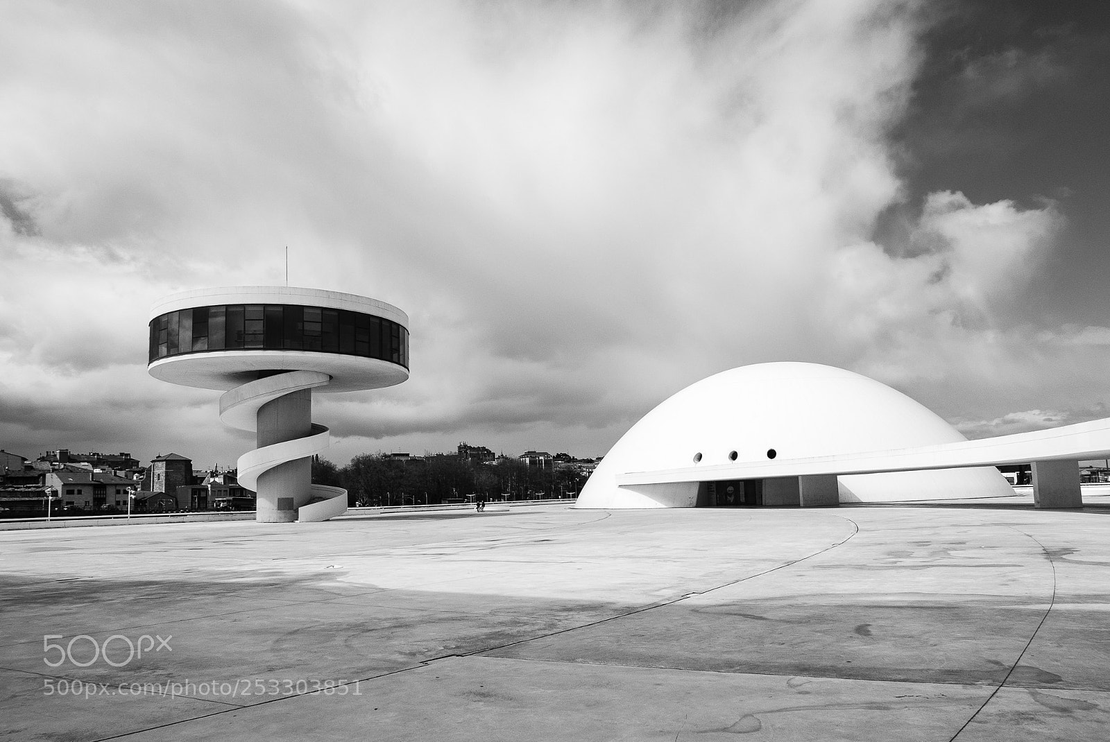Panasonic Lumix DMC-LX100 sample photo. Niemeyer center photography