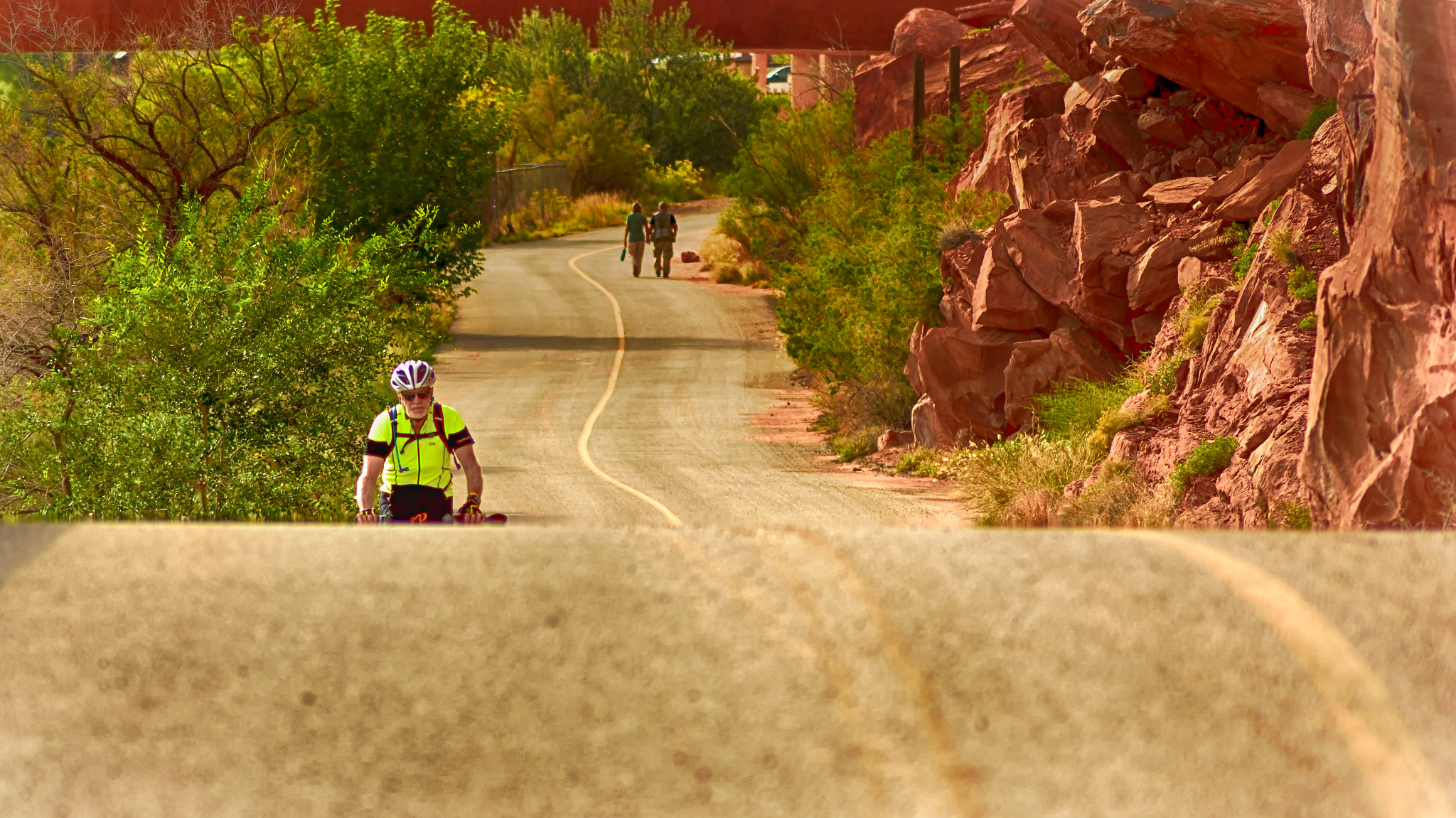 Nikon D810 + Nikon AF Nikkor 70-300mm F4-5.6G sample photo. Moab canyon pathway photography