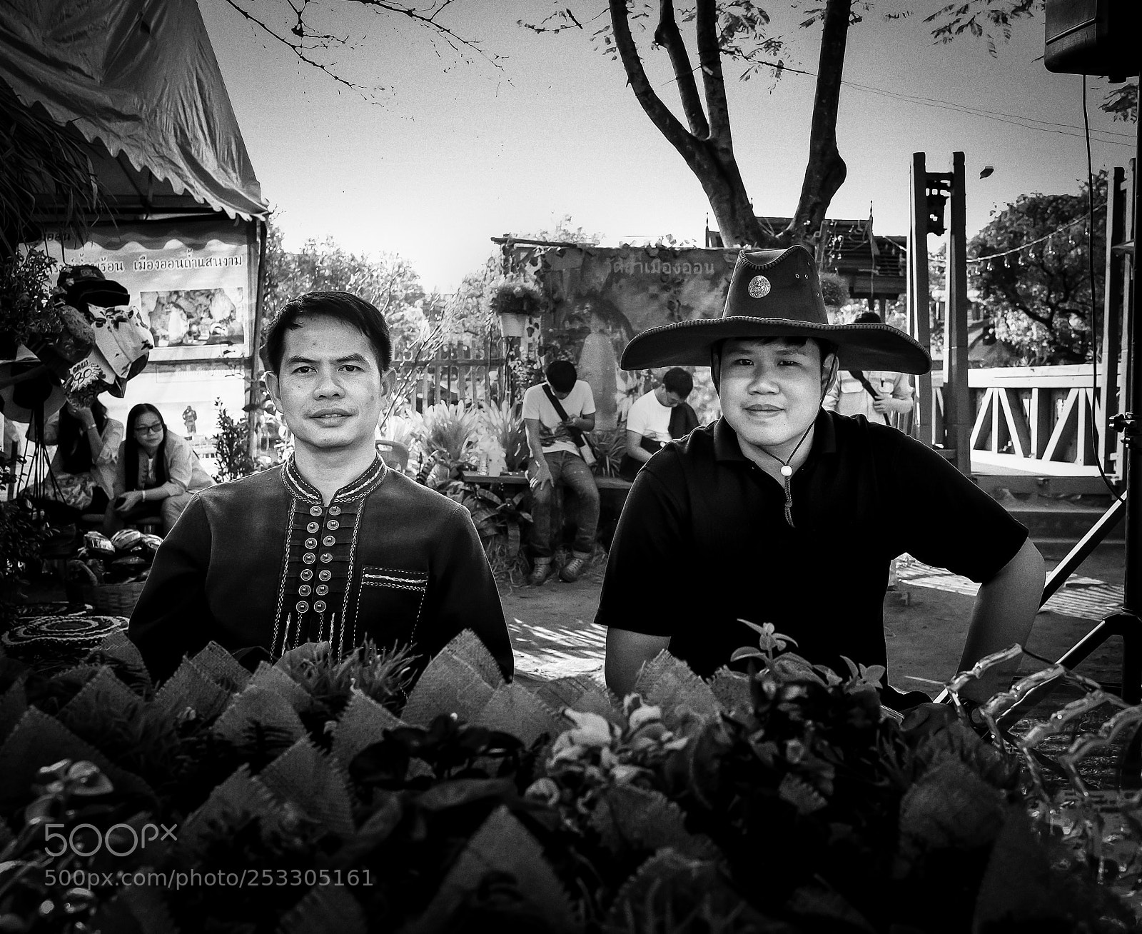 Leica Q (Typ 116) sample photo. The two guys. photography