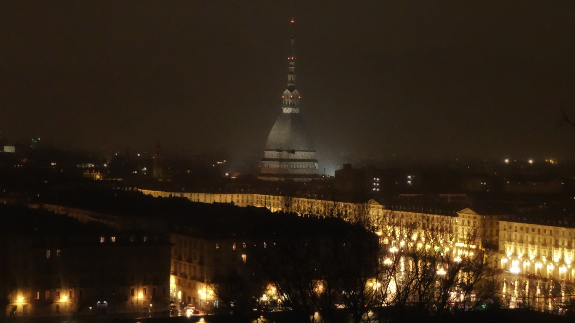 Sony Cyber-shot DSC-QX10 sample photo. Mole antonelliana photography