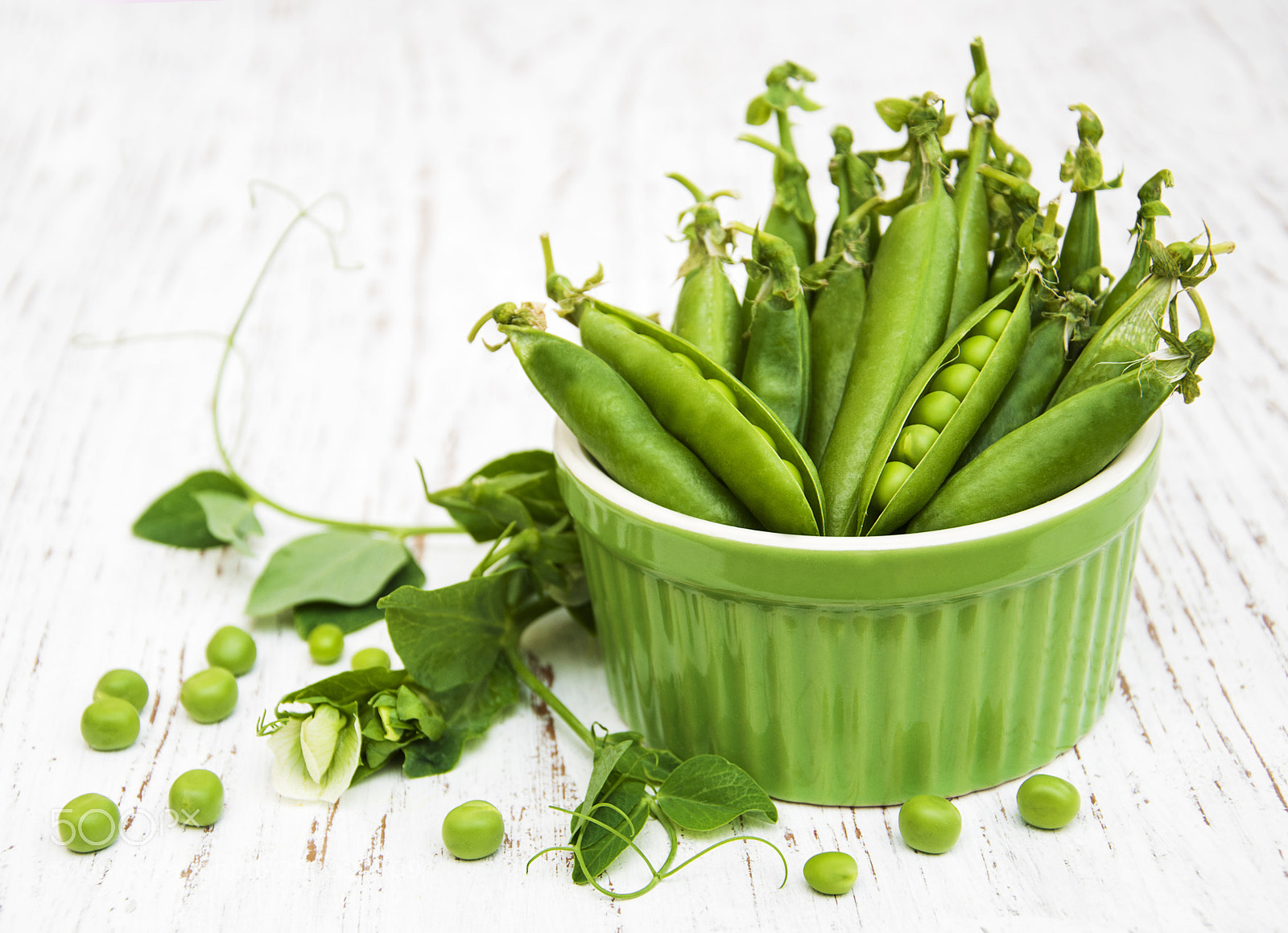 Nikon D90 sample photo. Bowl with fresh peas photography