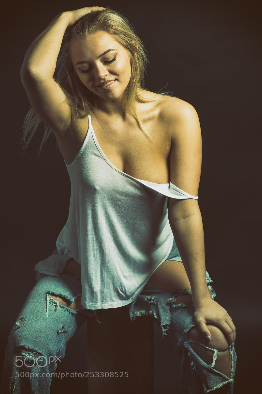 Canon EOS 5D Mark IV sample photo. The glow of happiness photography