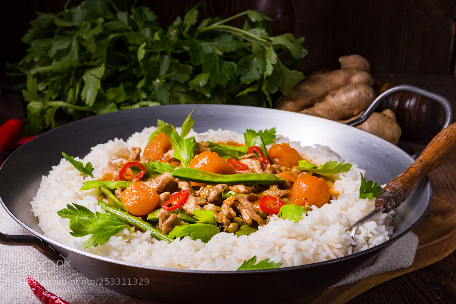 Nikon D810 sample photo. Wok pan with meat photography