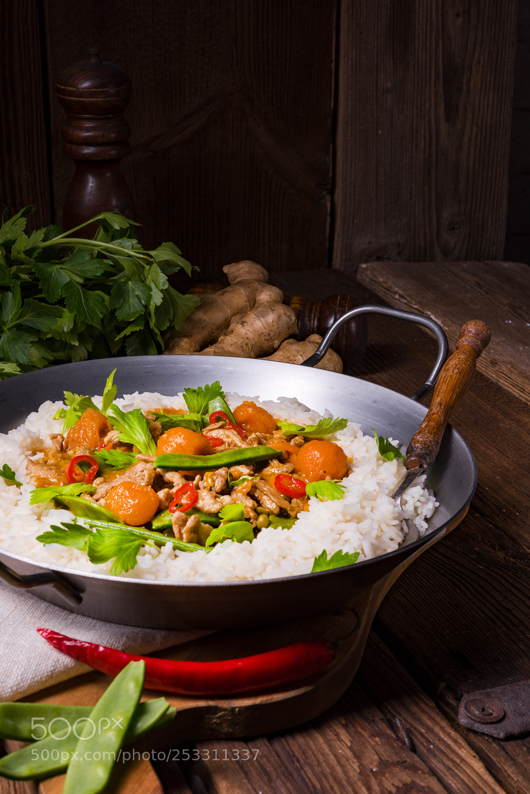 Nikon D810 sample photo. Wok pan with meat photography