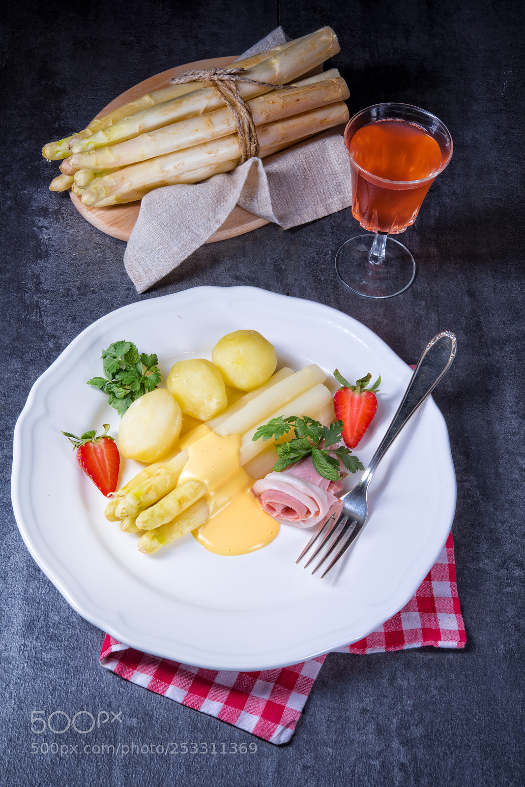 Nikon D810 sample photo. Asparagus with boiled ham photography
