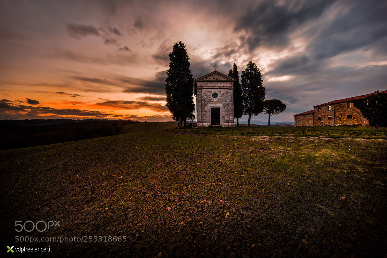 Canon EOS 5DS sample photo. Dawn in tuscany photography