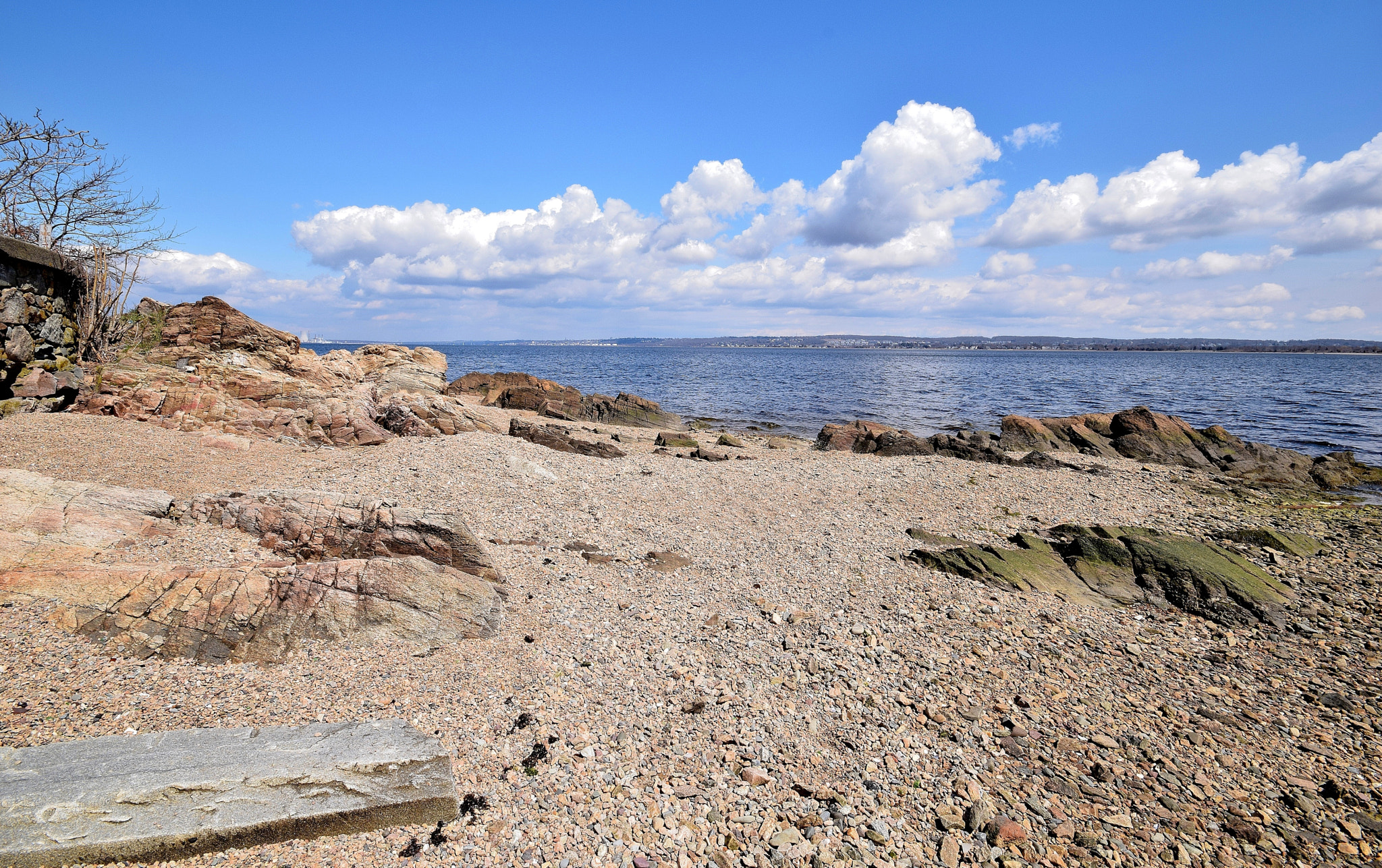 Sigma 10-20mm F4-5.6 EX DC HSM sample photo. Rocky shore photography