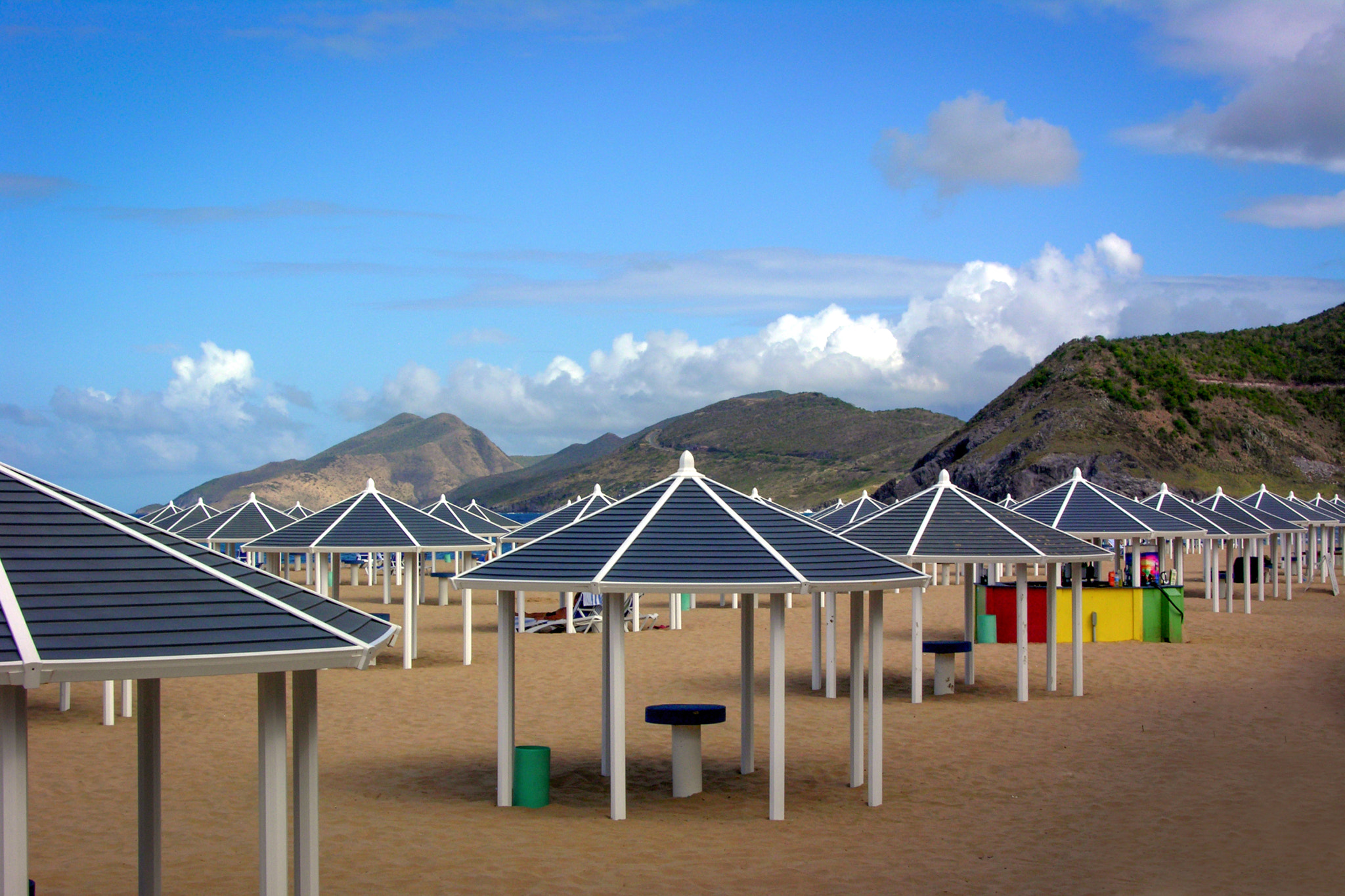 Nikon E8700 sample photo. All in a row at st kitts photography