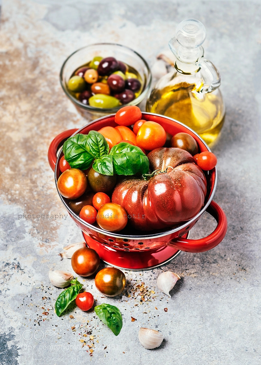 Sony a7R sample photo. Heirloom tomatoes photography