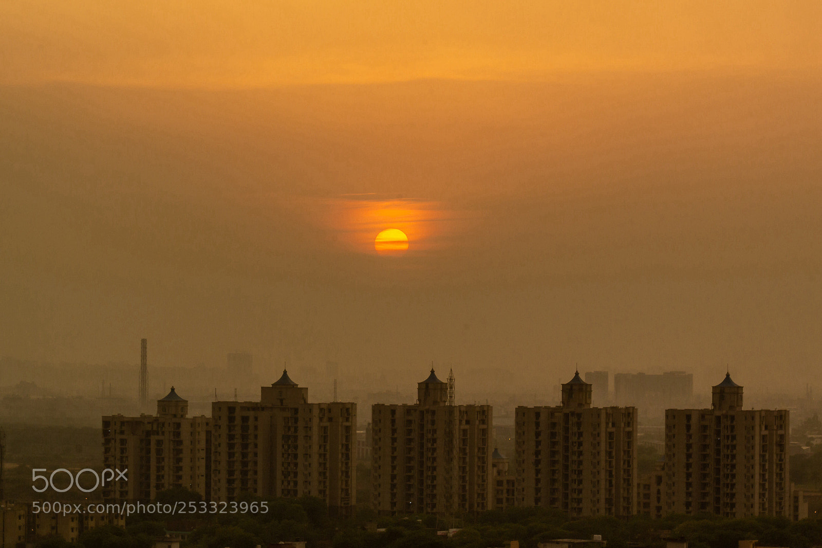 Canon EOS 600D (Rebel EOS T3i / EOS Kiss X5) sample photo. A city sunset photography