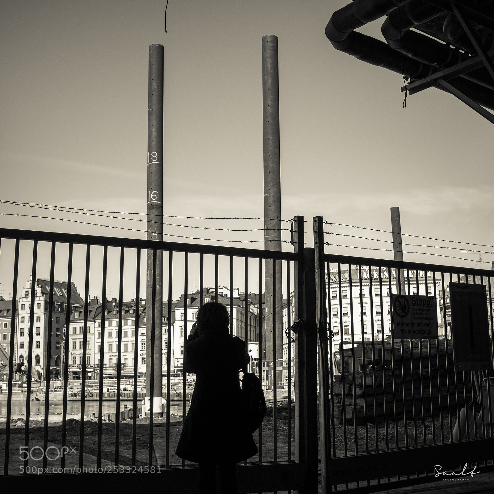 Fujifilm X100F sample photo. This world may lack photography