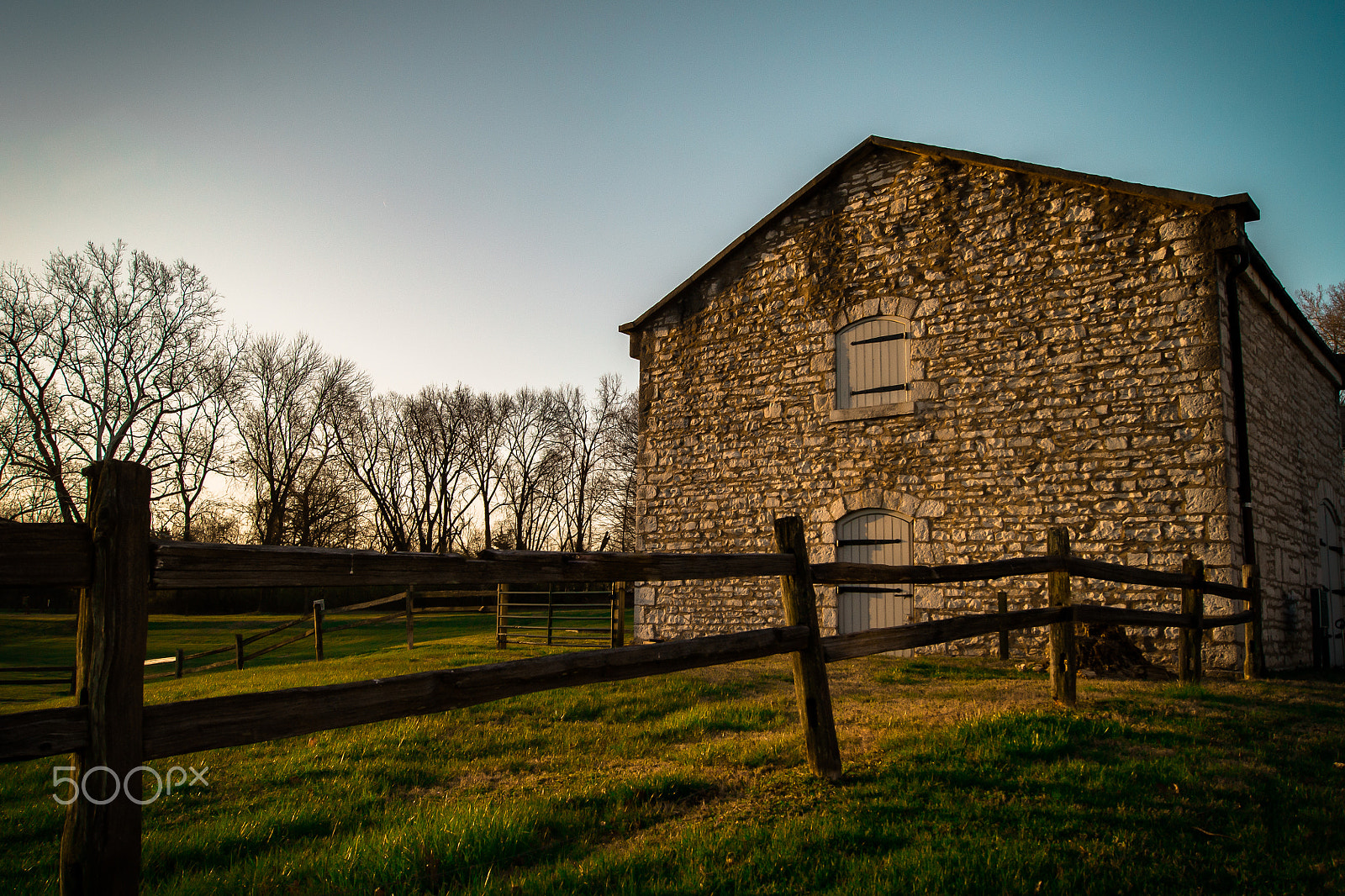 Sony Alpha DSLR-A500 sample photo. Broad side of a barn photography