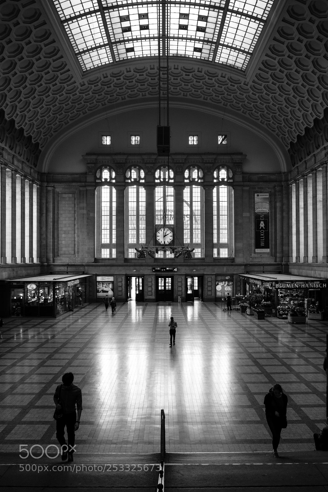 Fujifilm X-T2 sample photo. Main station photography