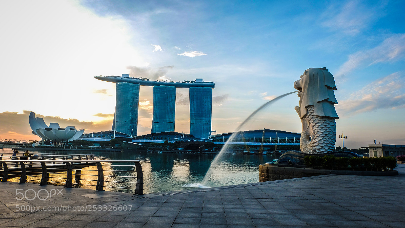 Fujifilm X-T10 sample photo. Sunrise in marina bay photography