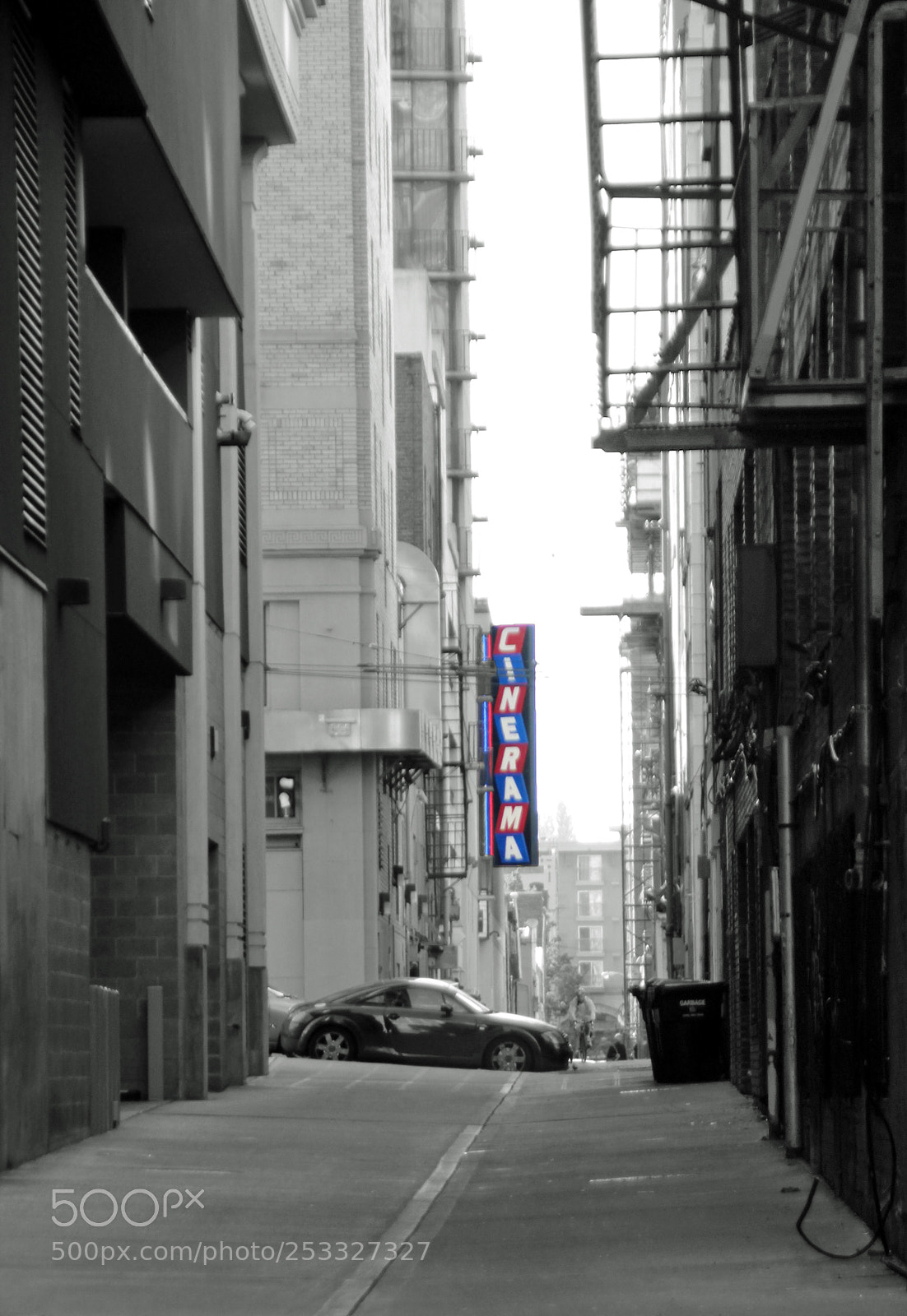 Canon EOS 600D (Rebel EOS T3i / EOS Kiss X5) sample photo. Go to the cinema photography