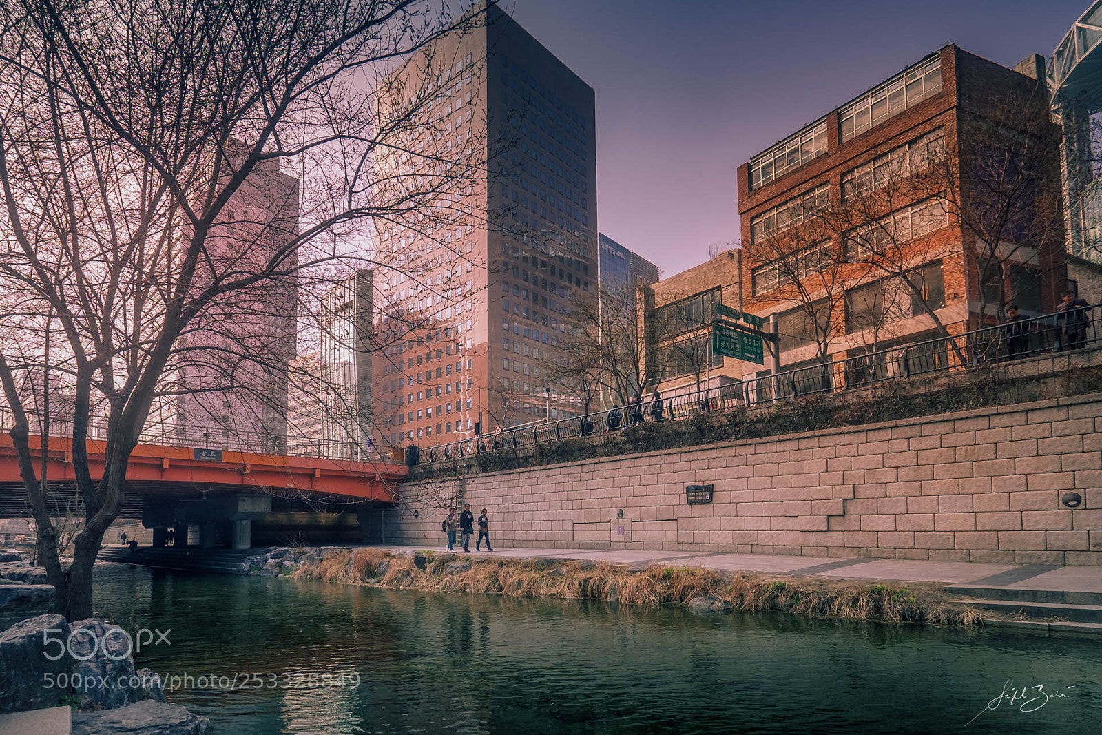 Fujifilm X-T1 sample photo. Cheonggyecheon stream, seoul photography
