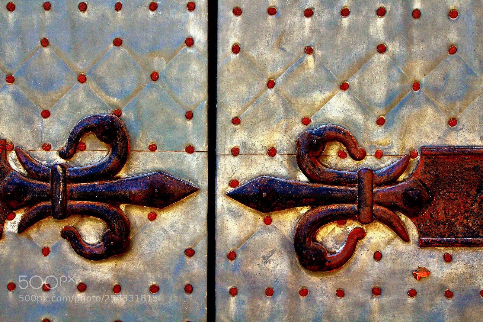 Canon EOS 650D (EOS Rebel T4i / EOS Kiss X6i) sample photo. A spanish door photography