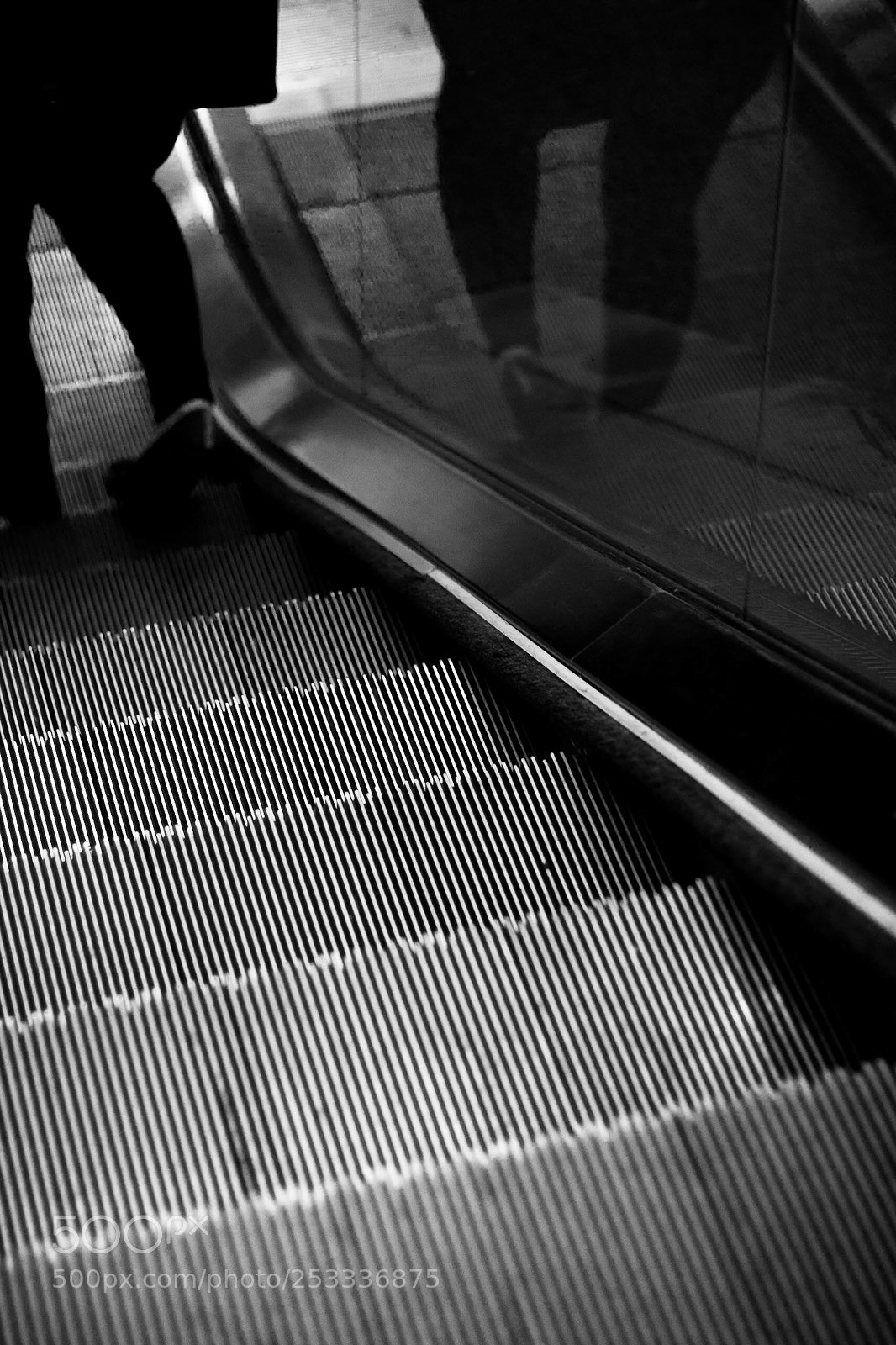 Canon EOS 600D (Rebel EOS T3i / EOS Kiss X5) sample photo. Lines photography