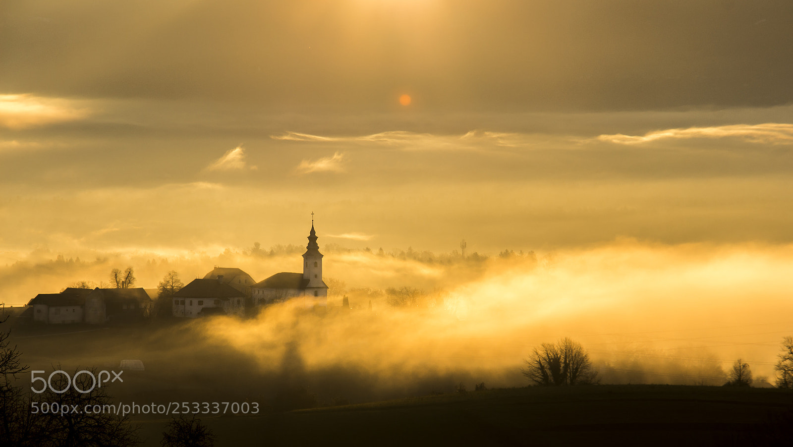 Canon EOS 700D (EOS Rebel T5i / EOS Kiss X7i) sample photo. Foggy sunrise photography