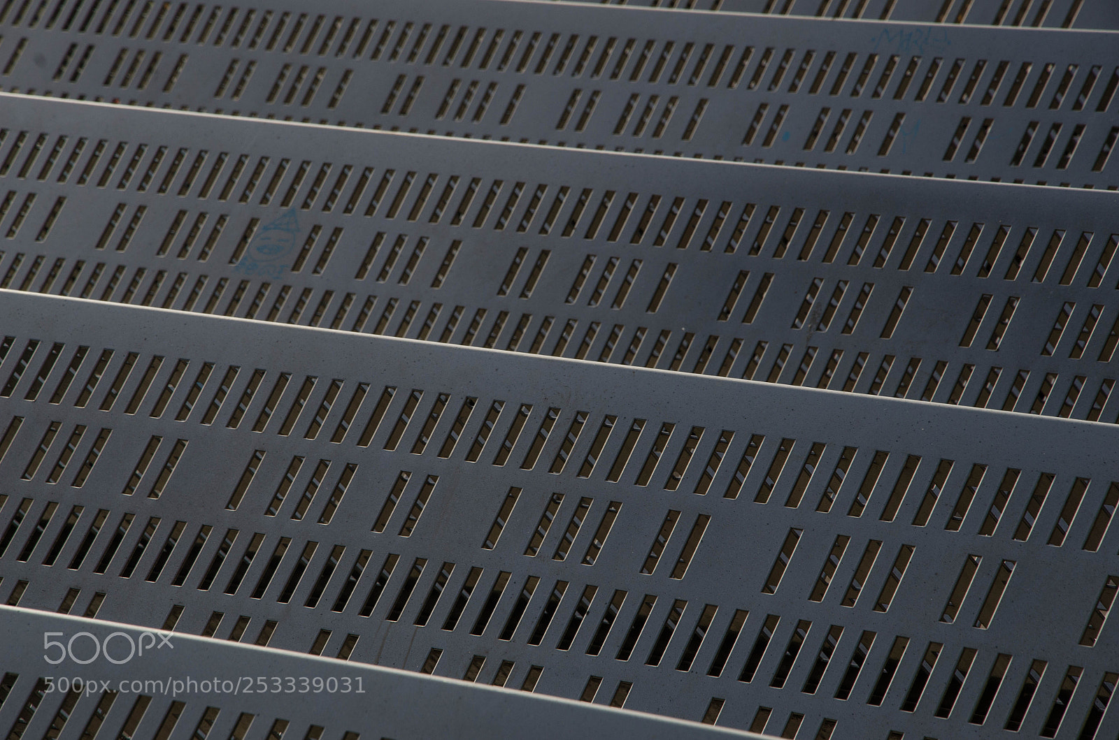 Nikon D7000 sample photo. Tracks photography