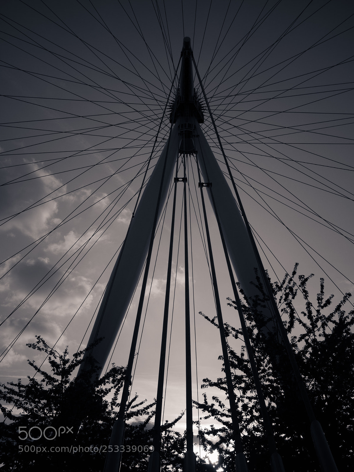 Olympus OM-D E-M5 II sample photo. London, uk photography