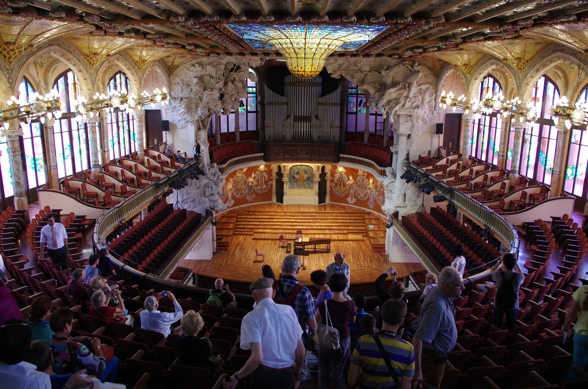 Pentax smc DA 18-55mm F3.5-5.6 ED AL II (IF) sample photo. Palau de la musica photography