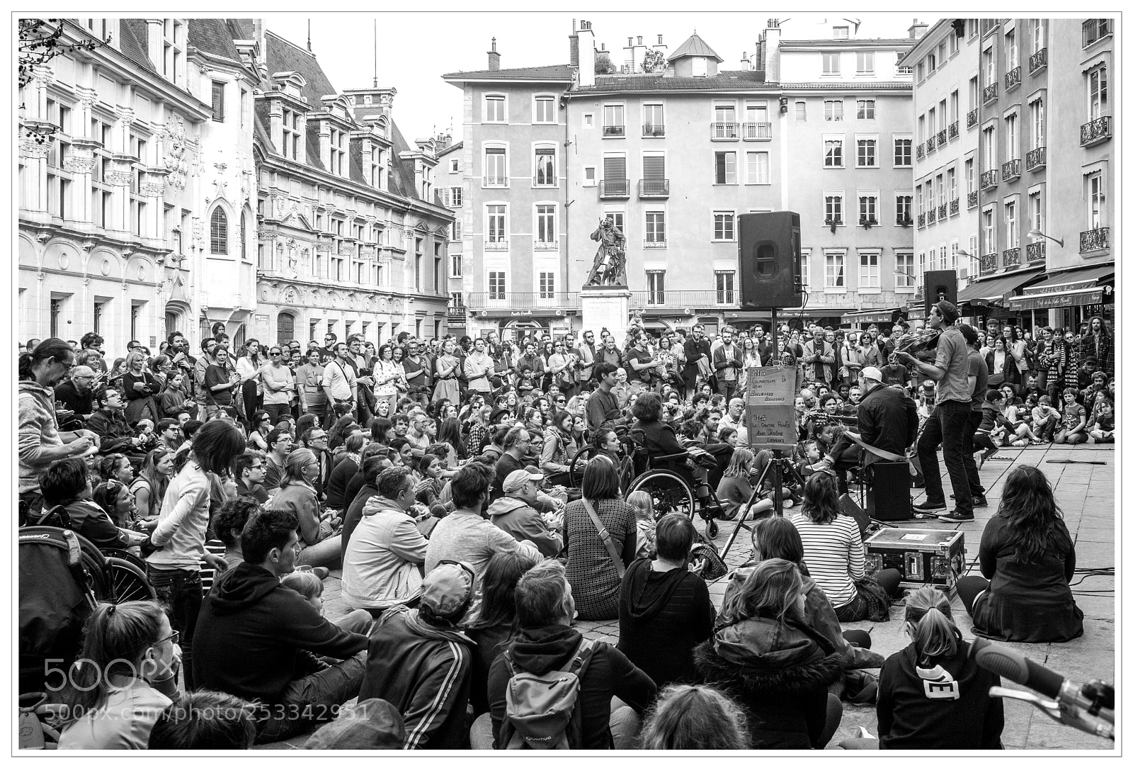 Canon EOS 5D Mark II sample photo. Festiv'arts - colporteurs de photography