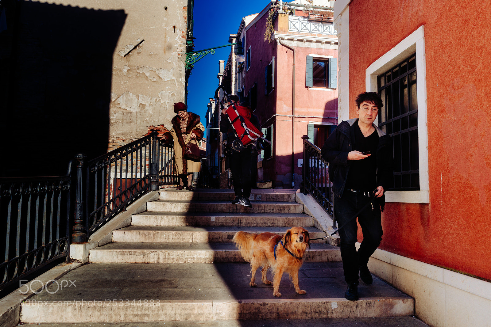 Sony a7R II sample photo. Walking in venice photography