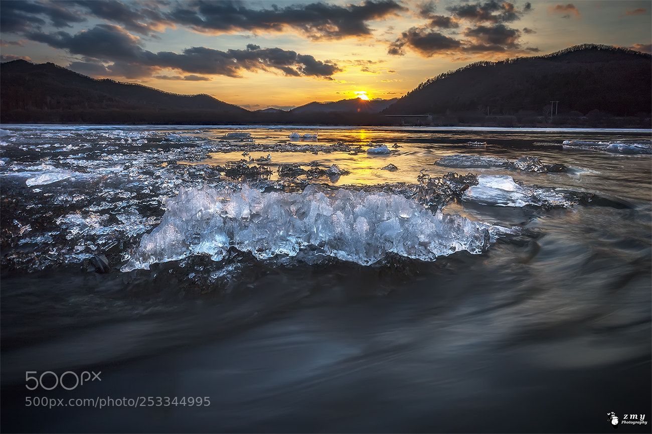 Canon EOS 5DS R sample photo. A scattered ice on photography