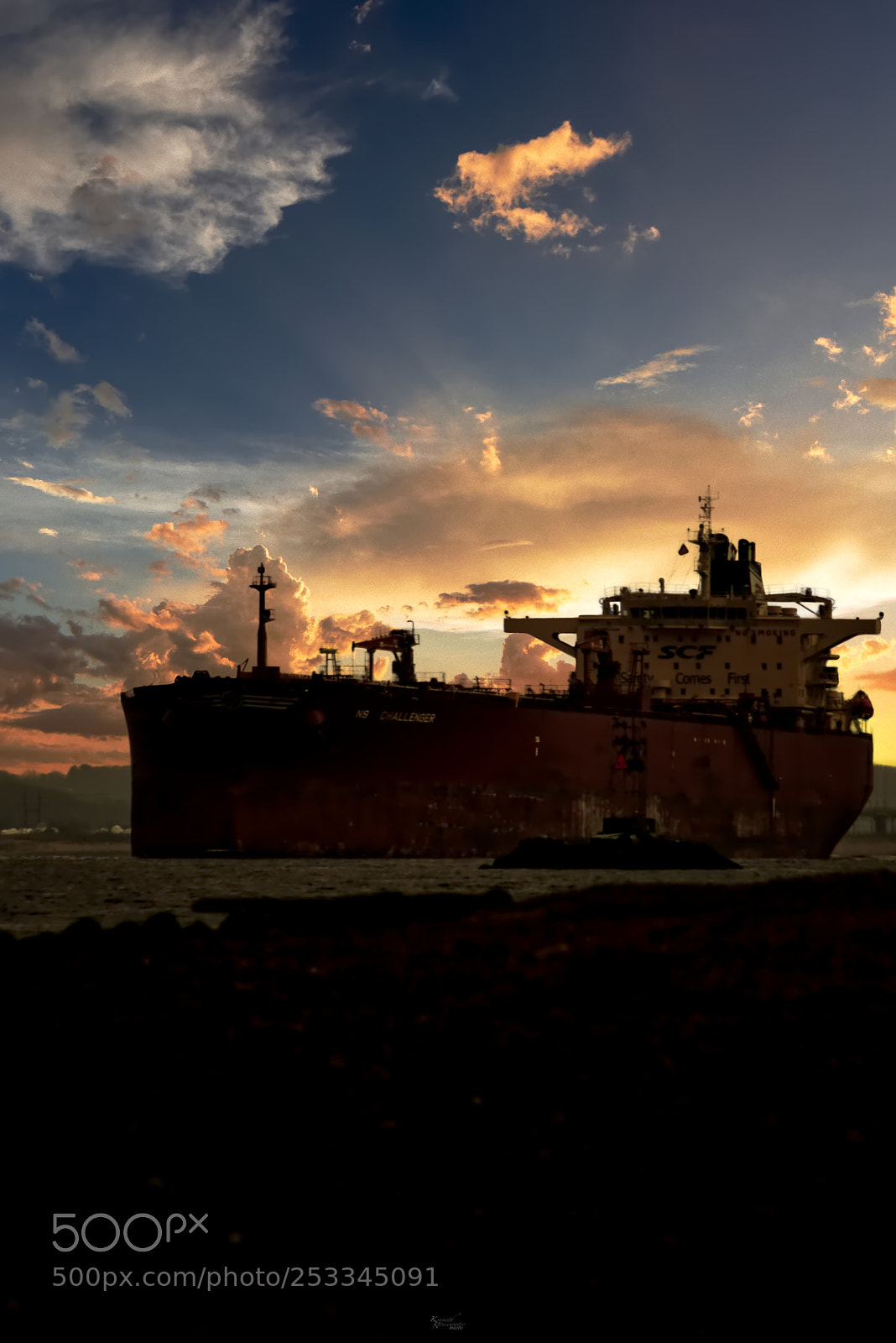 Canon EOS M5 sample photo. Silhouette  of a ship photography