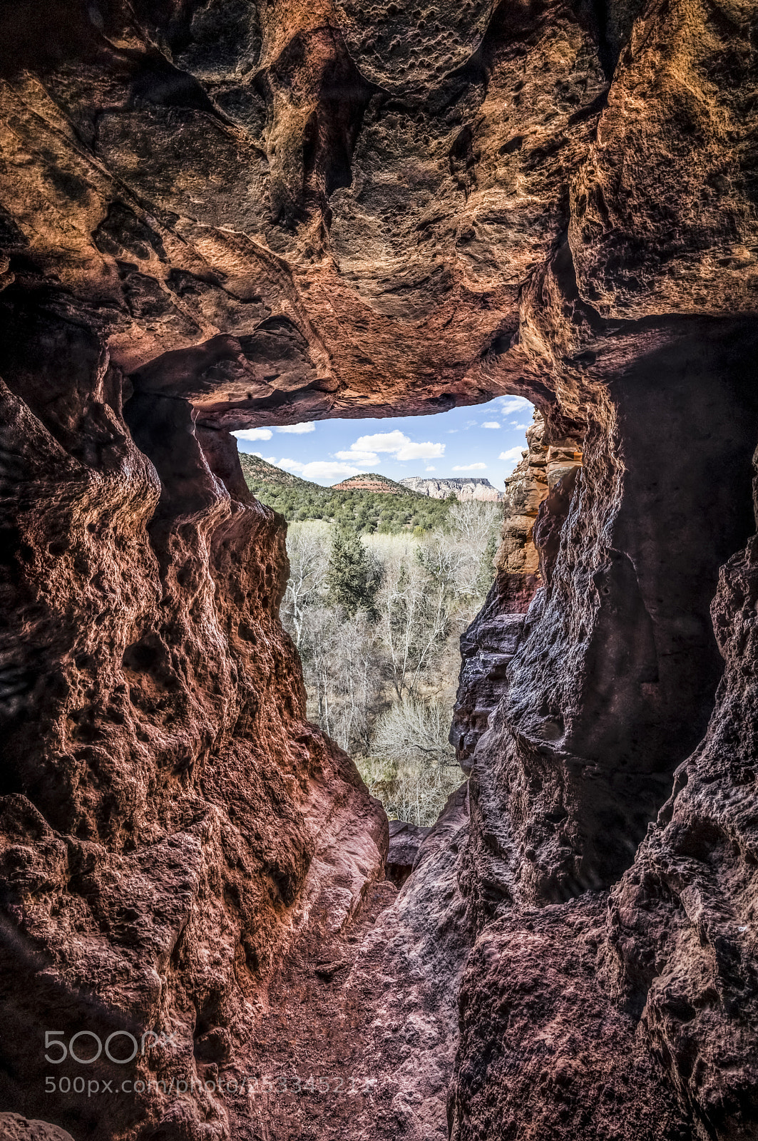 Canon EOS 5D Mark IV sample photo. Rocky window photography