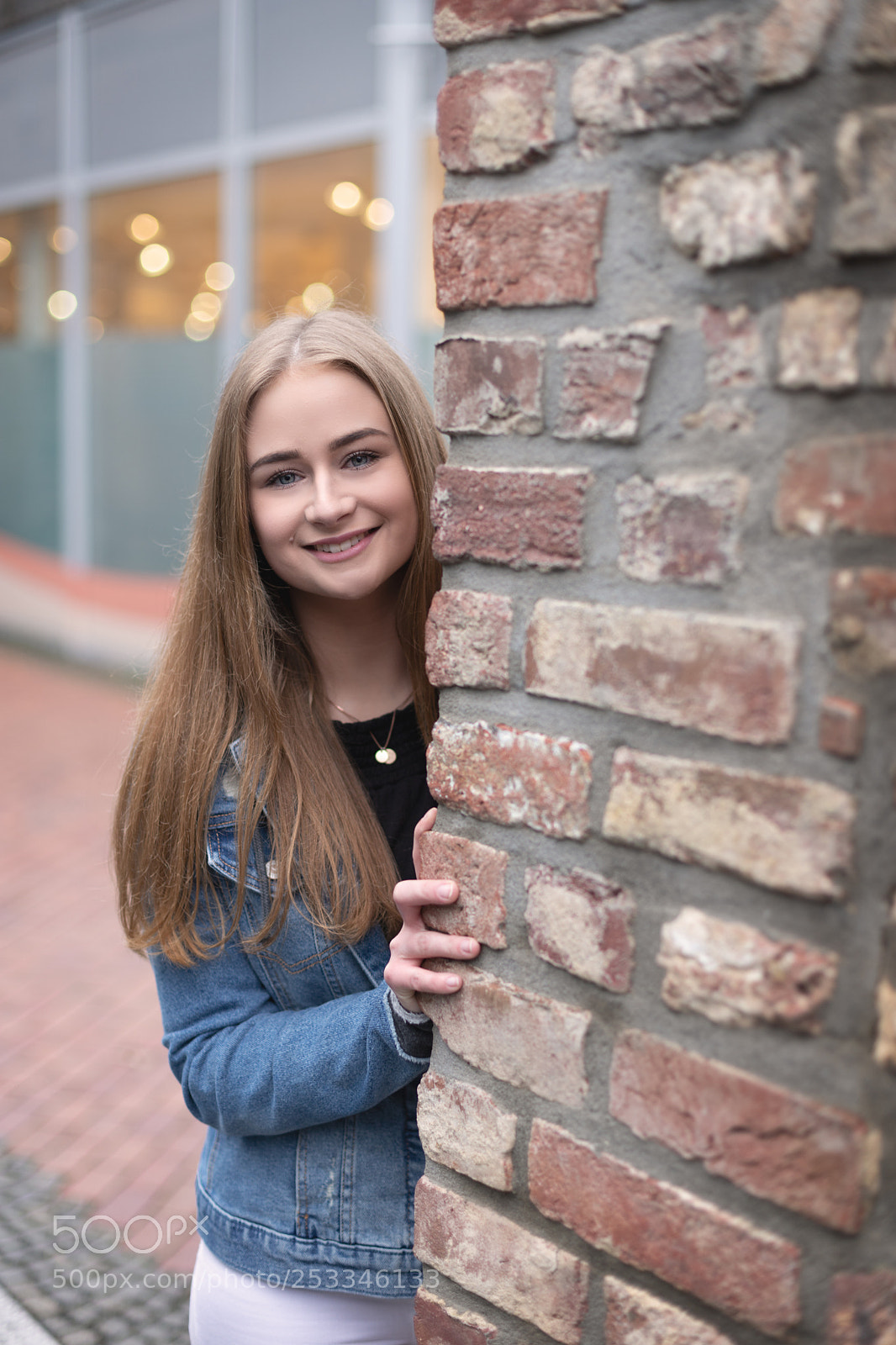 Canon EOS 6D Mark II sample photo. Laura photography