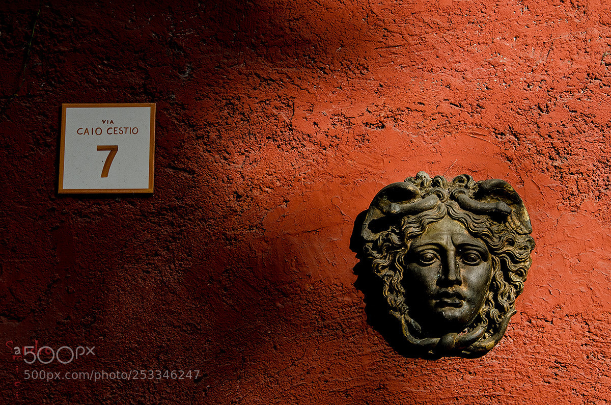 Nikon D7000 sample photo. Proprio a quel numero photography