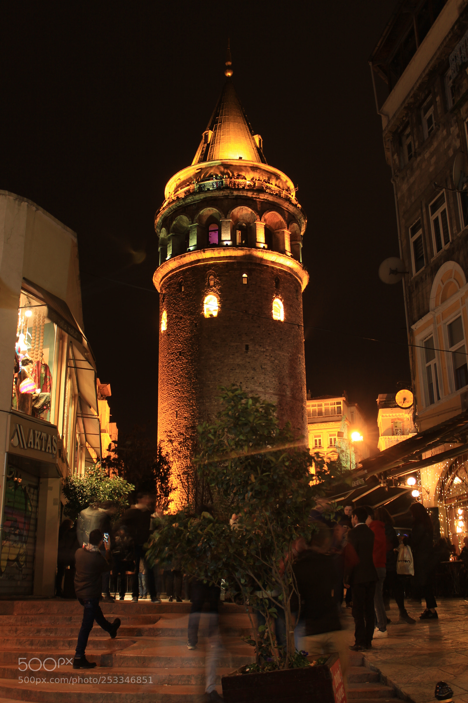 Canon EOS 600D (Rebel EOS T3i / EOS Kiss X5) sample photo. Galata tower at night photography