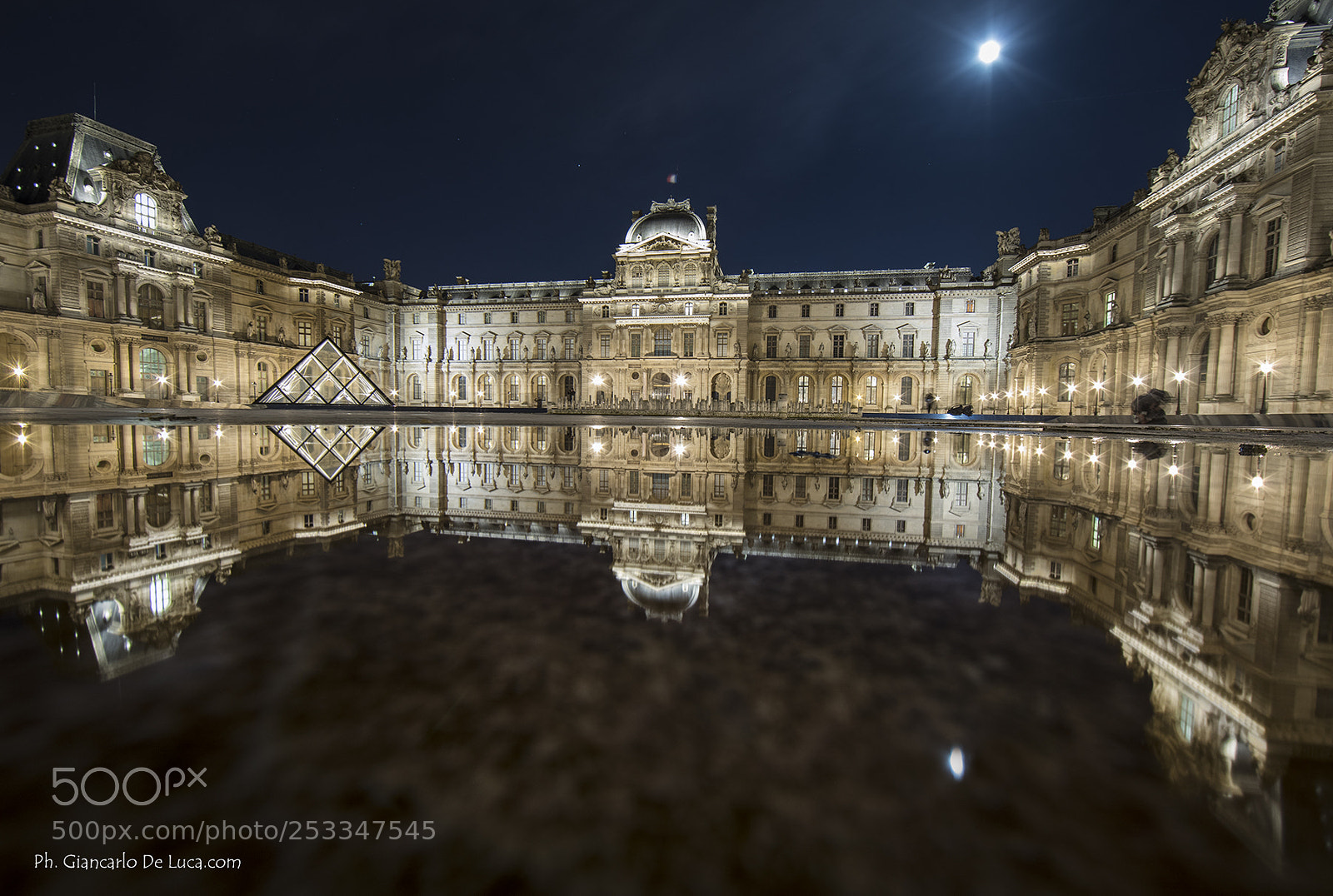 Canon EOS 5D Mark IV sample photo. Reflection du louvre... photography