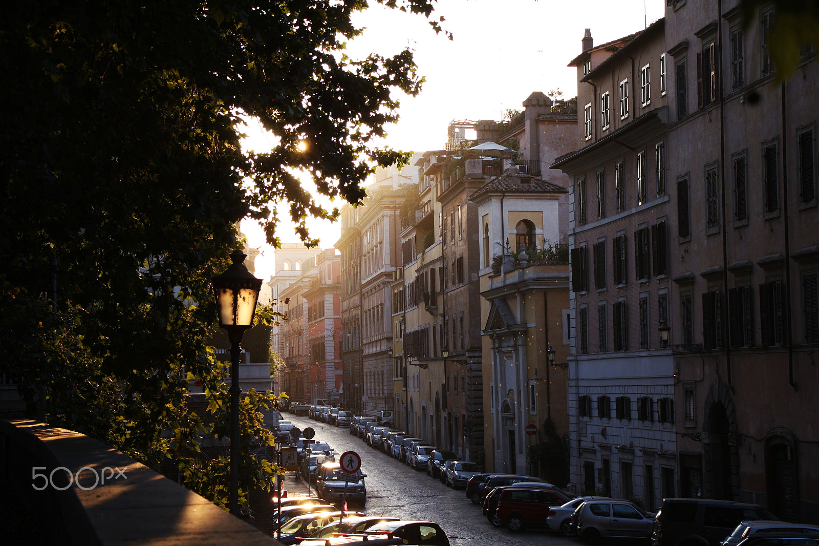 Canon EOS 500D (EOS Rebel T1i / EOS Kiss X3) sample photo. Early morning in rome photography