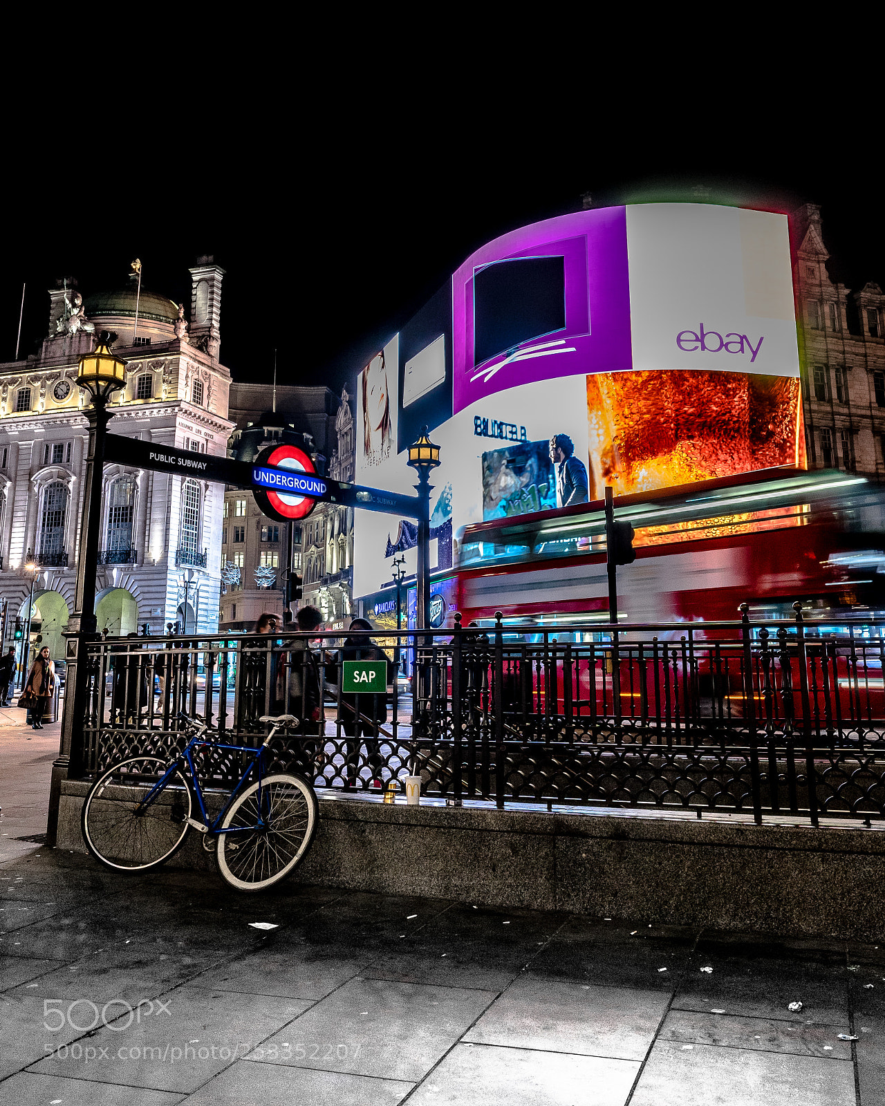 Sony a7R sample photo. Picadilly circus photography