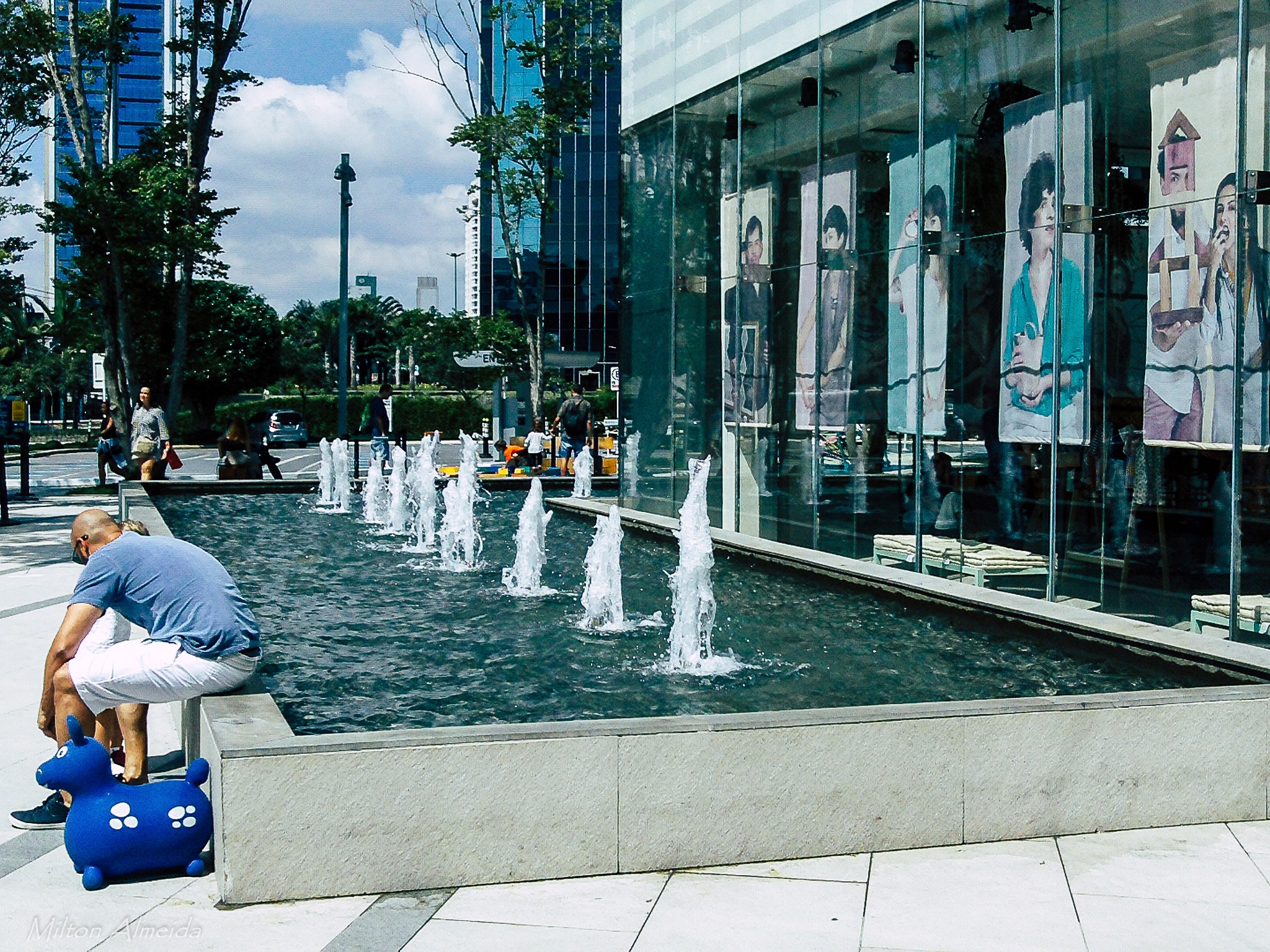 Kodak ZX1 POCKET VIDEO CAMERA sample photo. Morumbi shopping, são paulo, brasil photography
