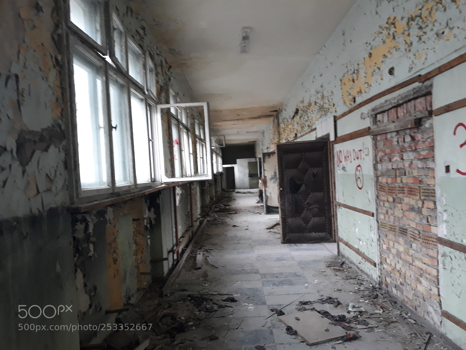 Samsung Galaxy J7 sample photo. Abandoned photography