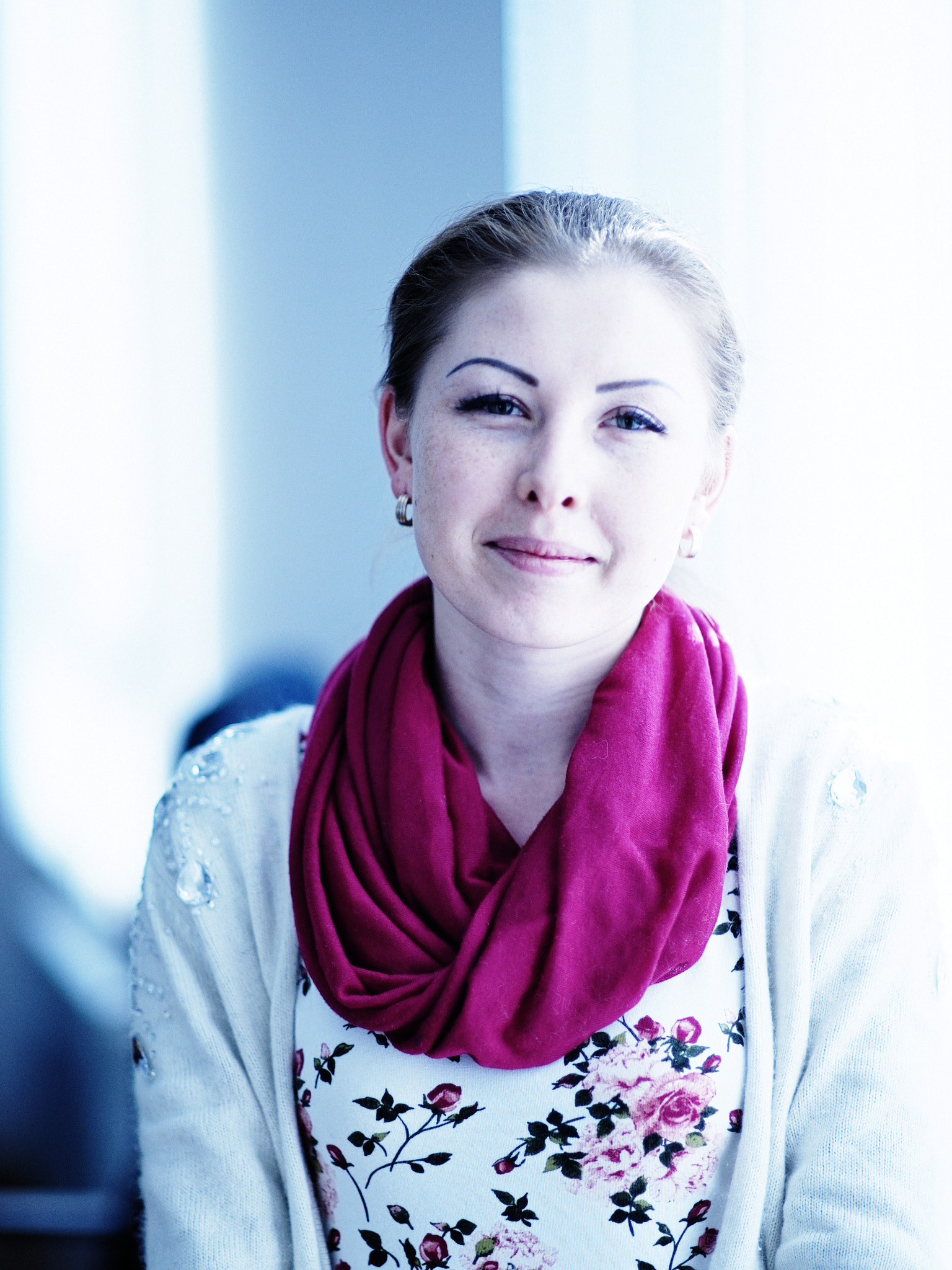 Sony Alpha DSLR-A900 sample photo. Girl. scarf. flowers. photography