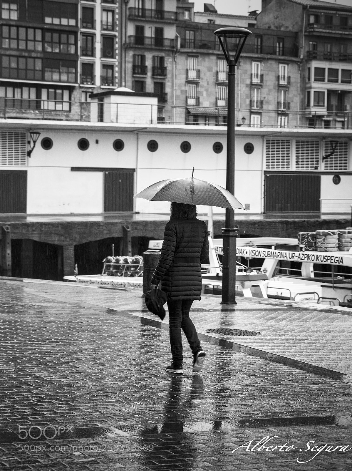 Nikon D610 sample photo. Paseo bajo la lluvia photography