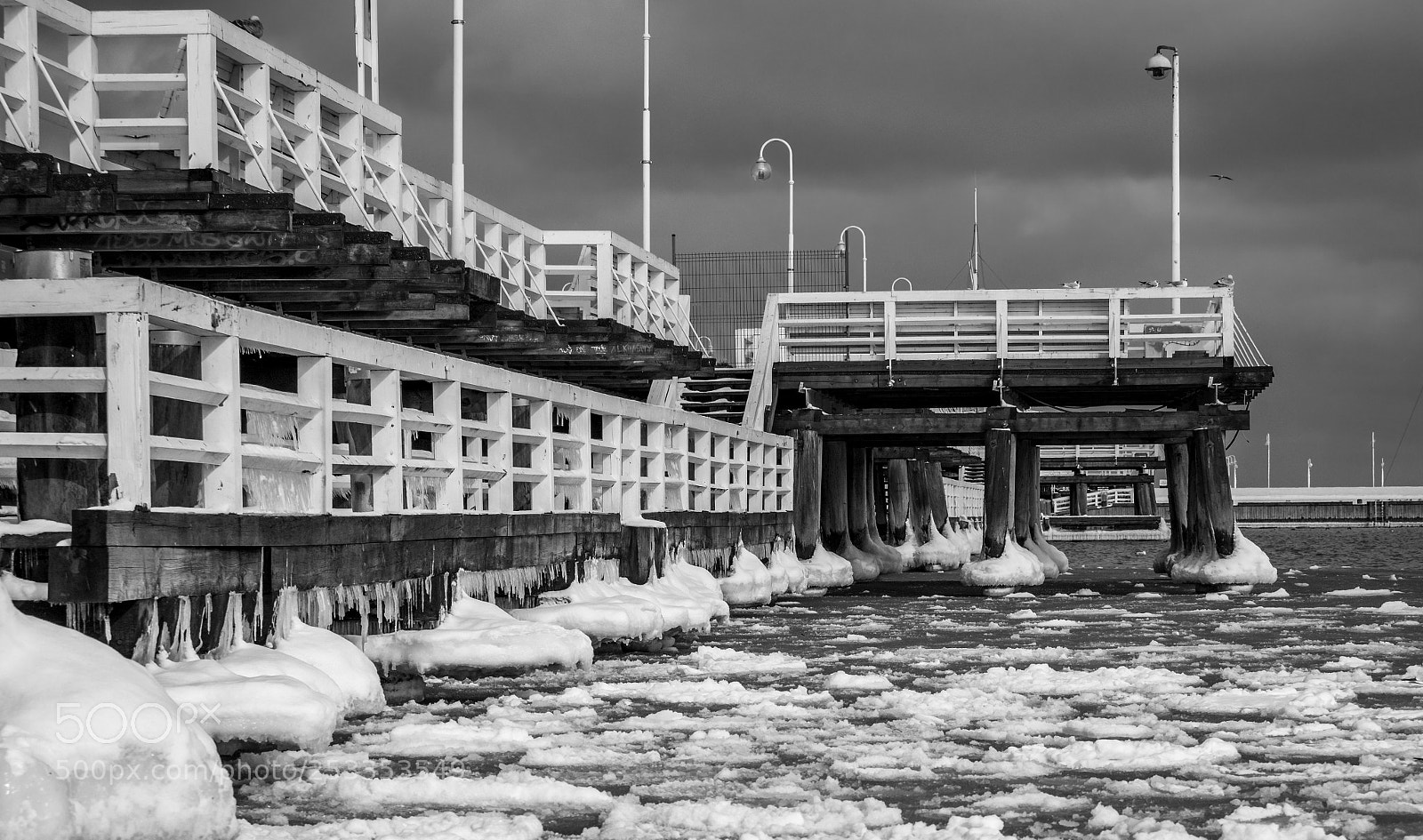 Olympus OM-D E-M1 Mark II sample photo. Pier during winter in photography