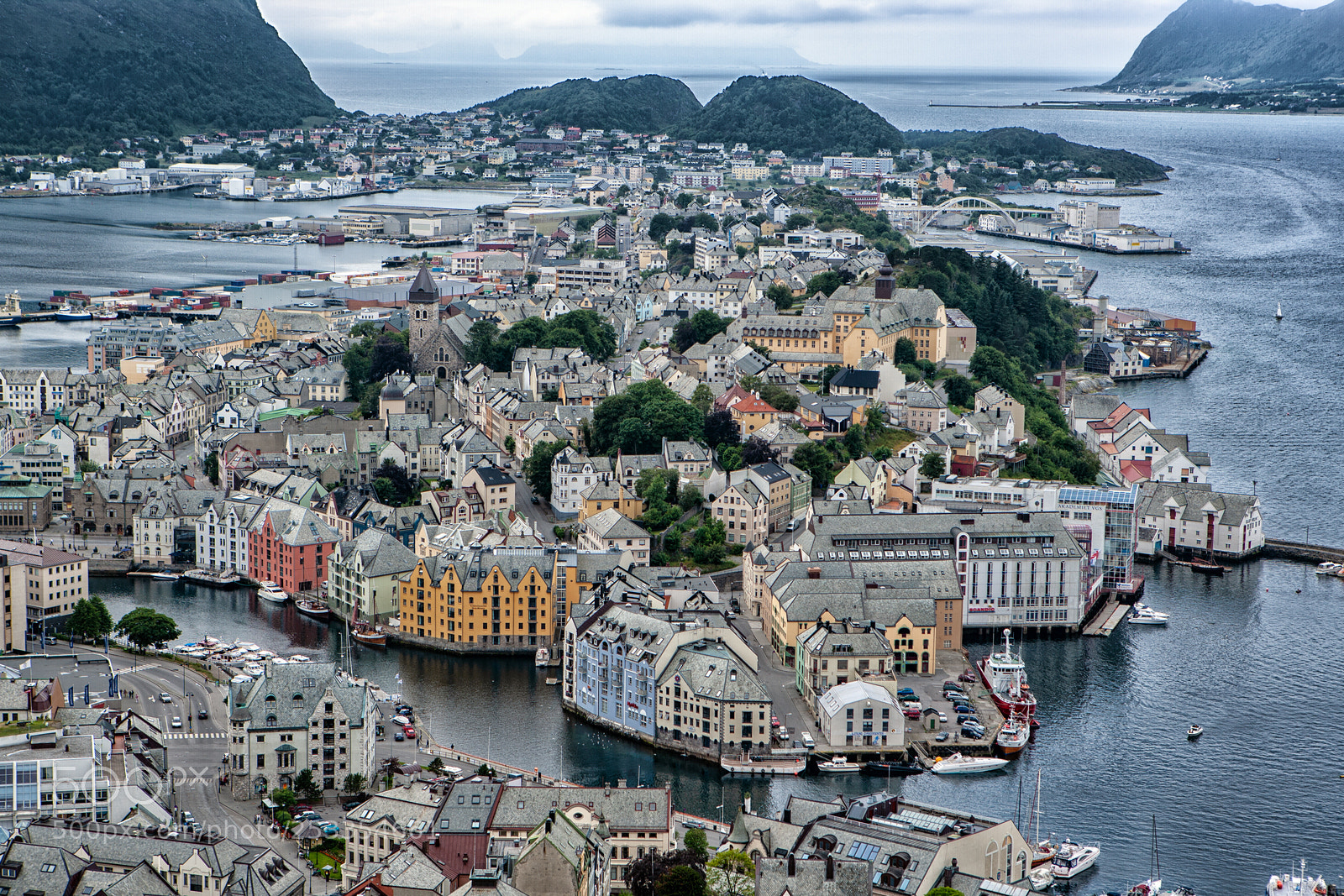 Canon EOS-1Ds Mark II sample photo. Alesund 2007 photography