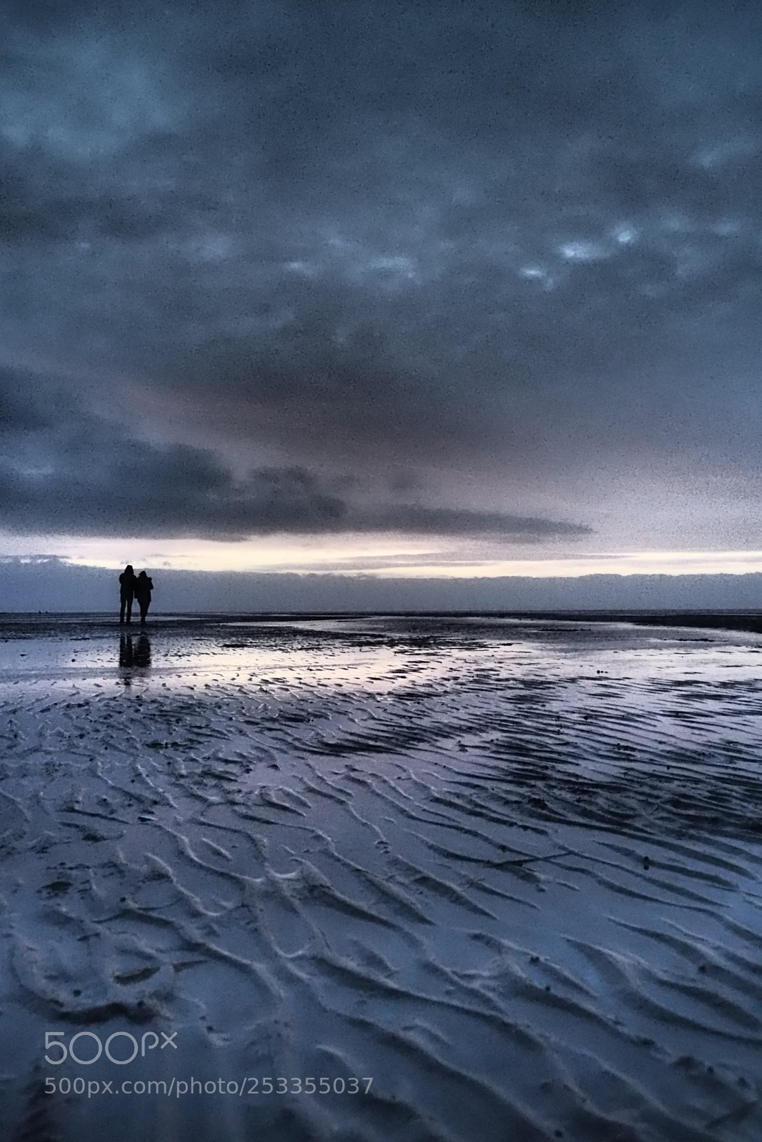 Olympus OM-D E-M5 II sample photo. Evening couple at the photography