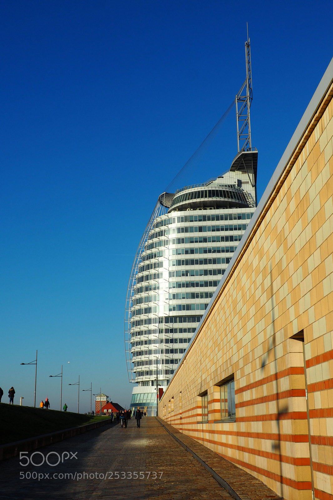 Olympus OM-D E-M5 II sample photo. Architecture photography