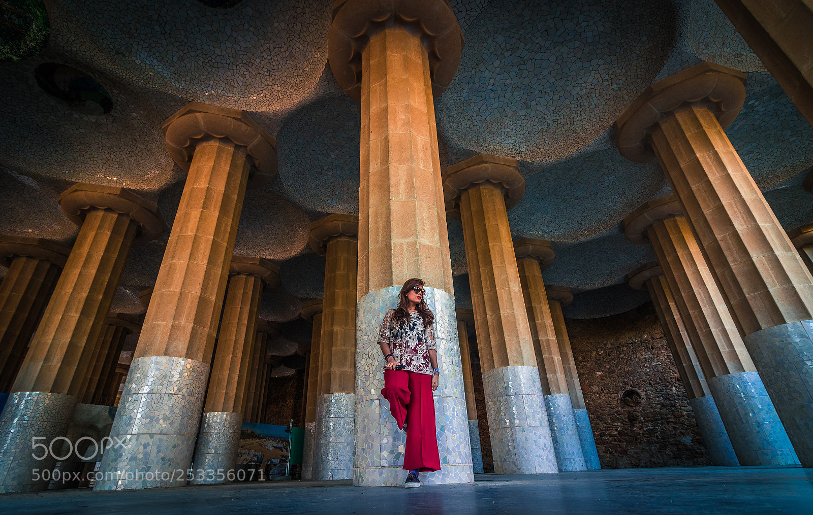 Canon EOS 7D Mark II sample photo. Barcelona architecture photography