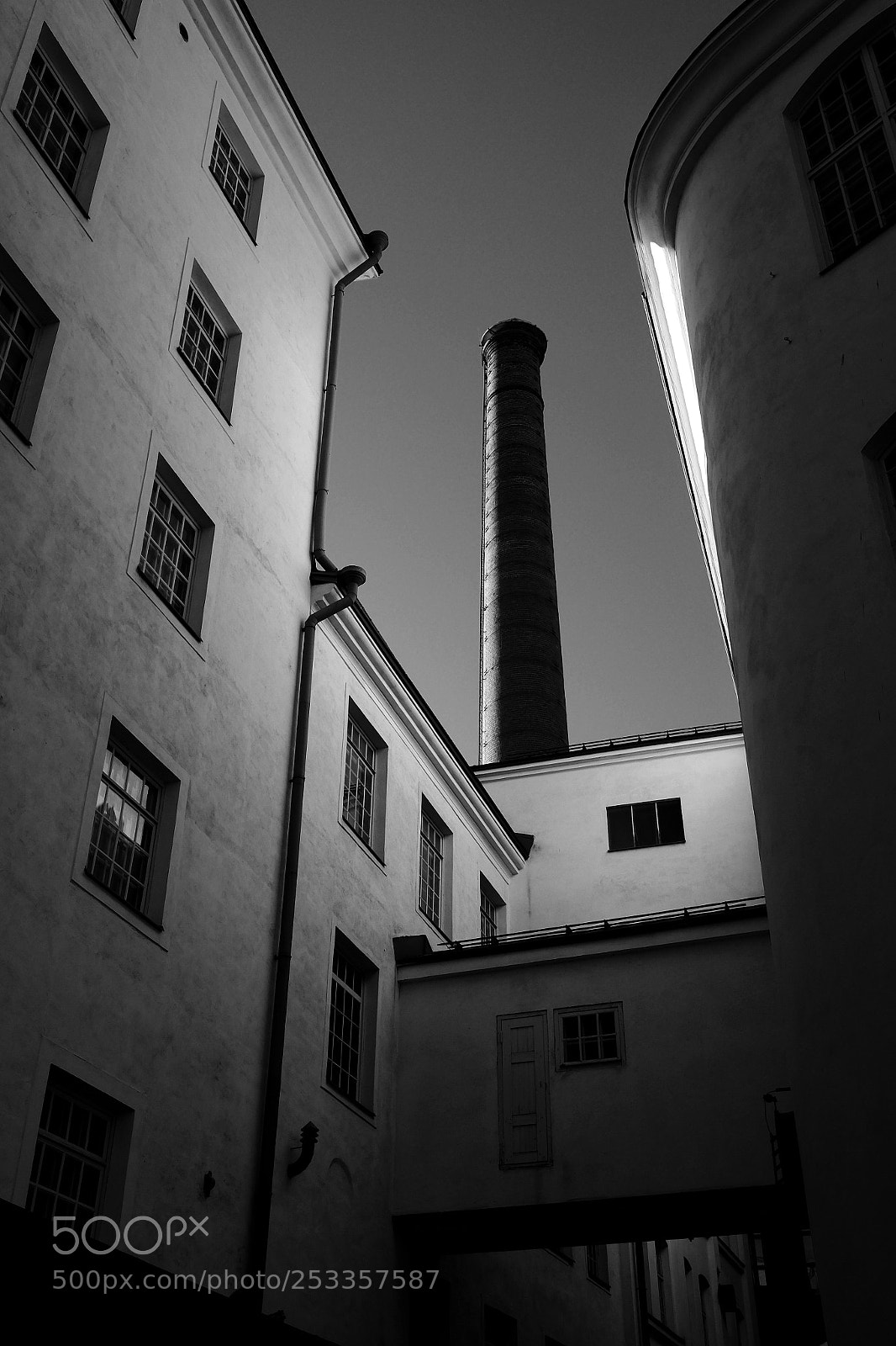 Fujifilm X-T1 sample photo. The old factory photography