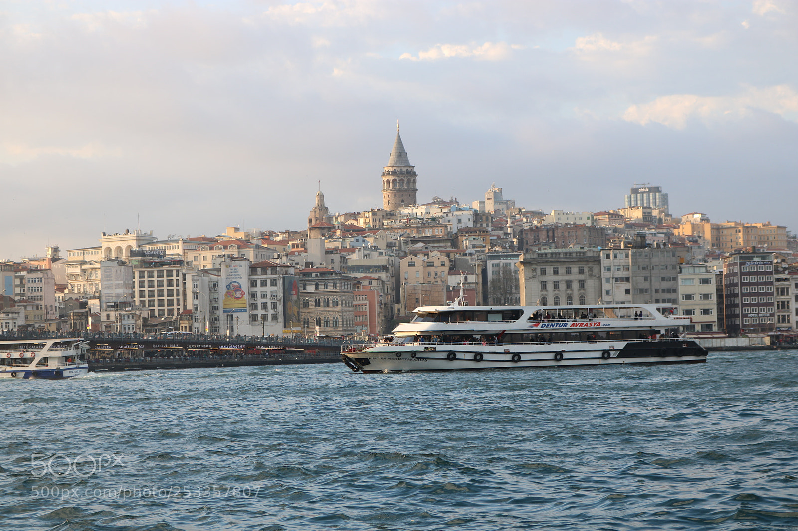 Canon EOS 750D (EOS Rebel T6i / EOS Kiss X8i) sample photo. Golden horn photography