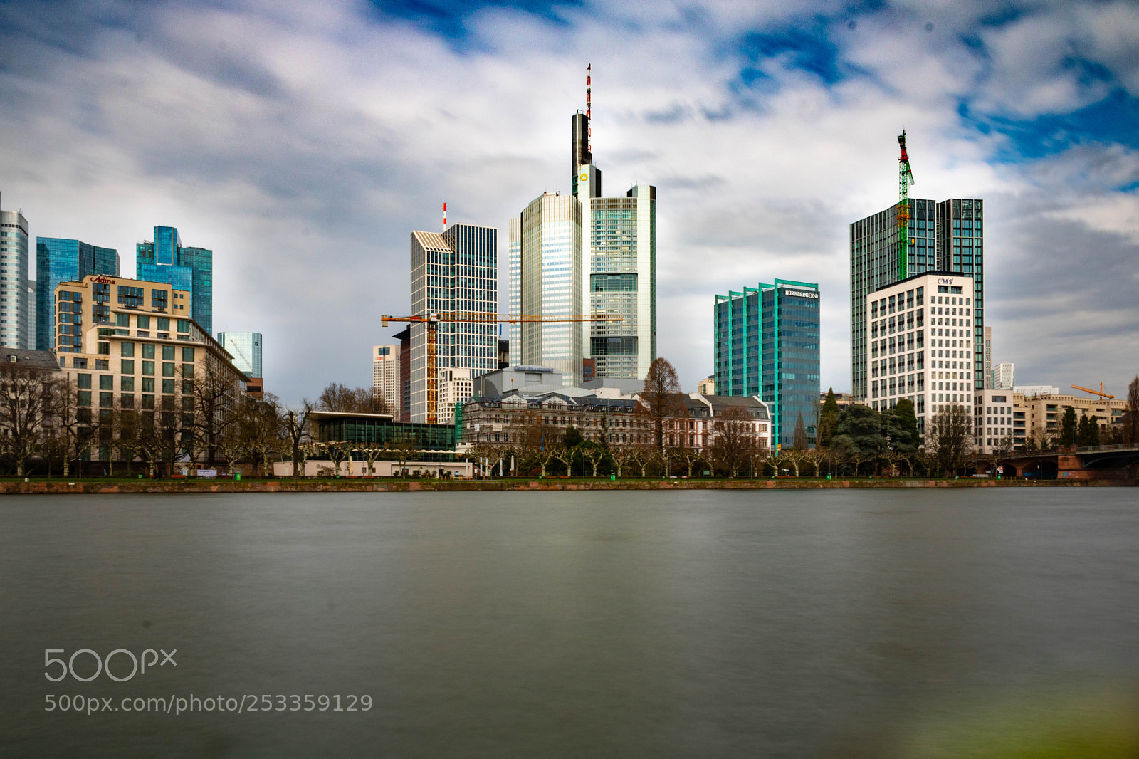 Canon EOS 750D (EOS Rebel T6i / EOS Kiss X8i) sample photo. Frankfurt beautiful skyline photography