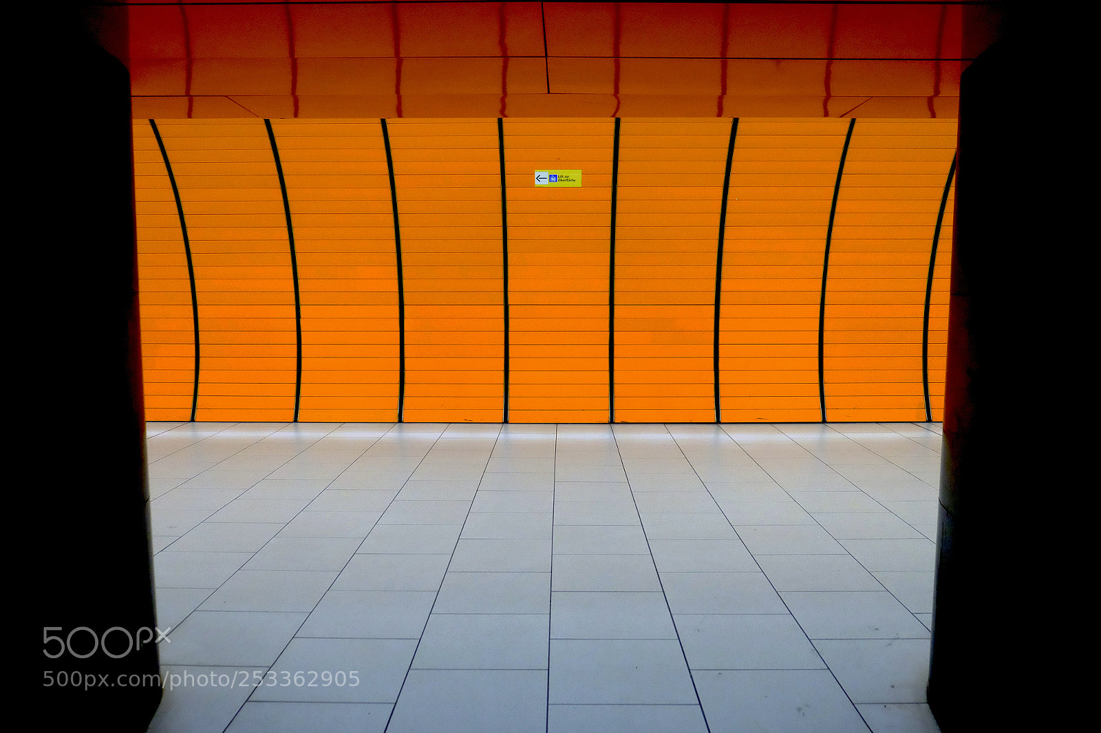 Fujifilm X-T1 sample photo. Black and orange photography